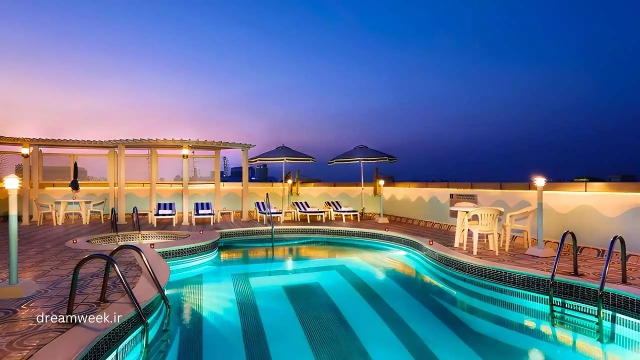 استخر رو باز